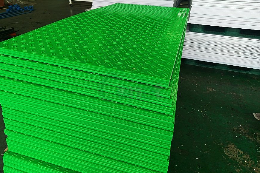 Anti-slip HDPE road mats
